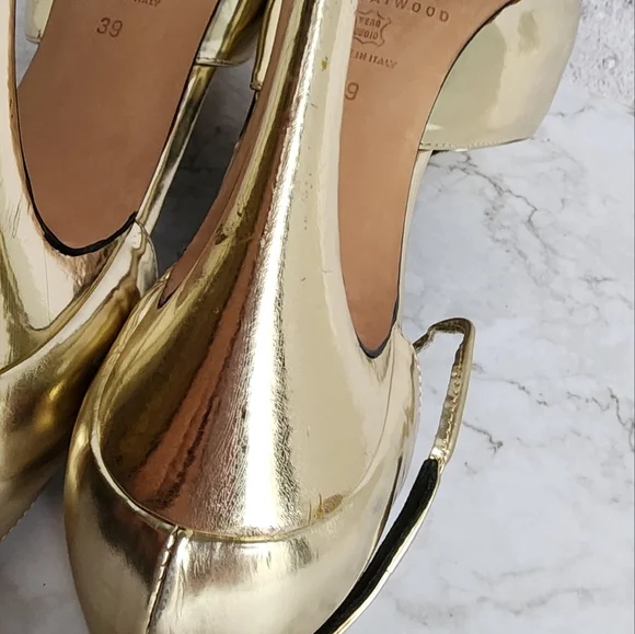 Brian Atwood. Gold Metallic Leather, T Strap Pumps Heels - Picture 12 of 16